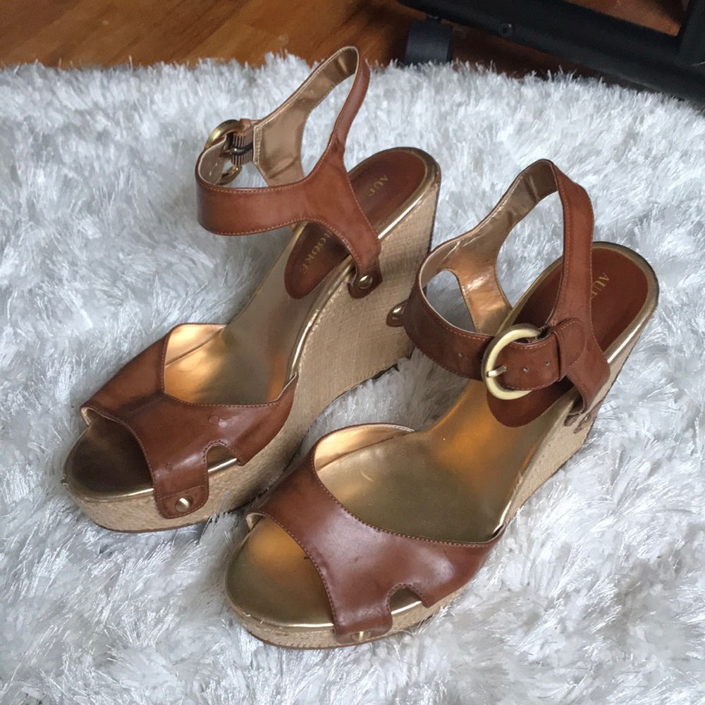Audrey Brook Wedges!!😍